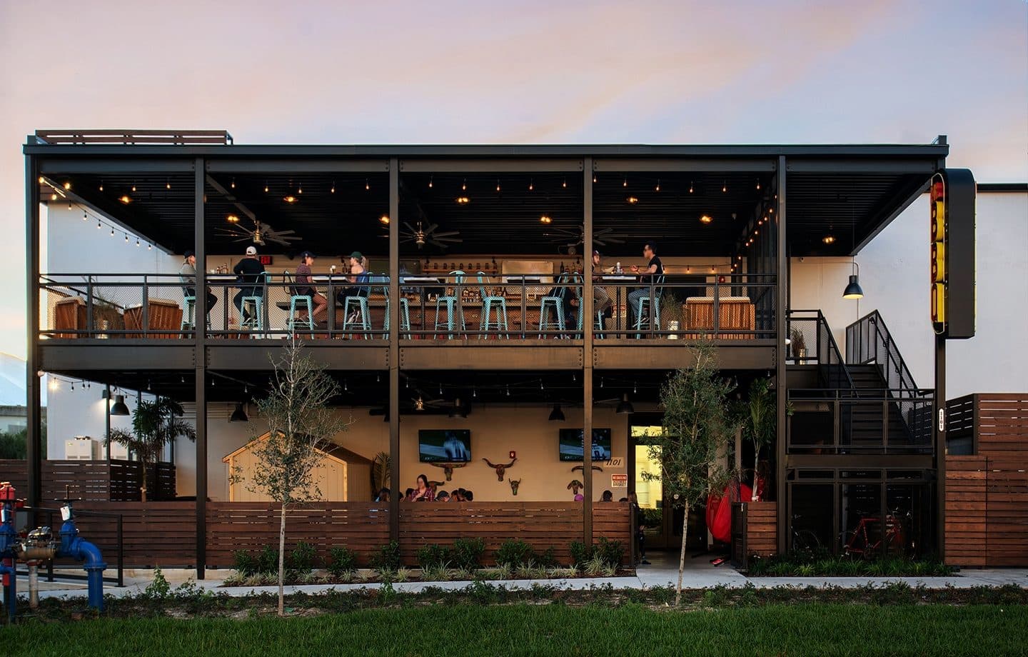 Dr. BBQ exterior