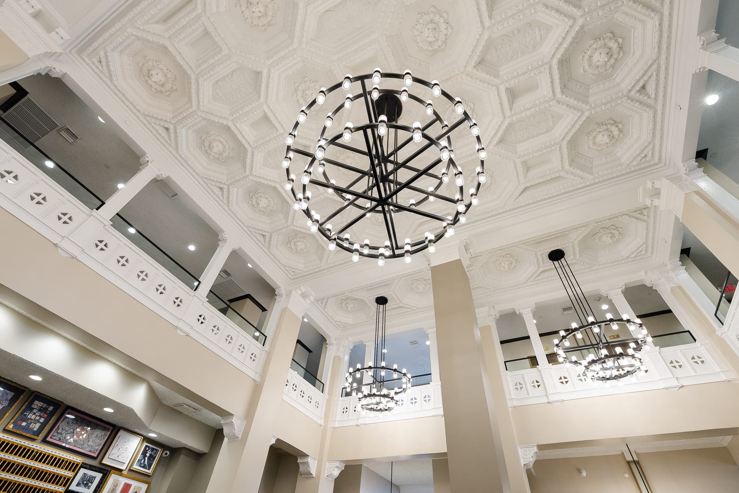 Hotel Flor grand lobby